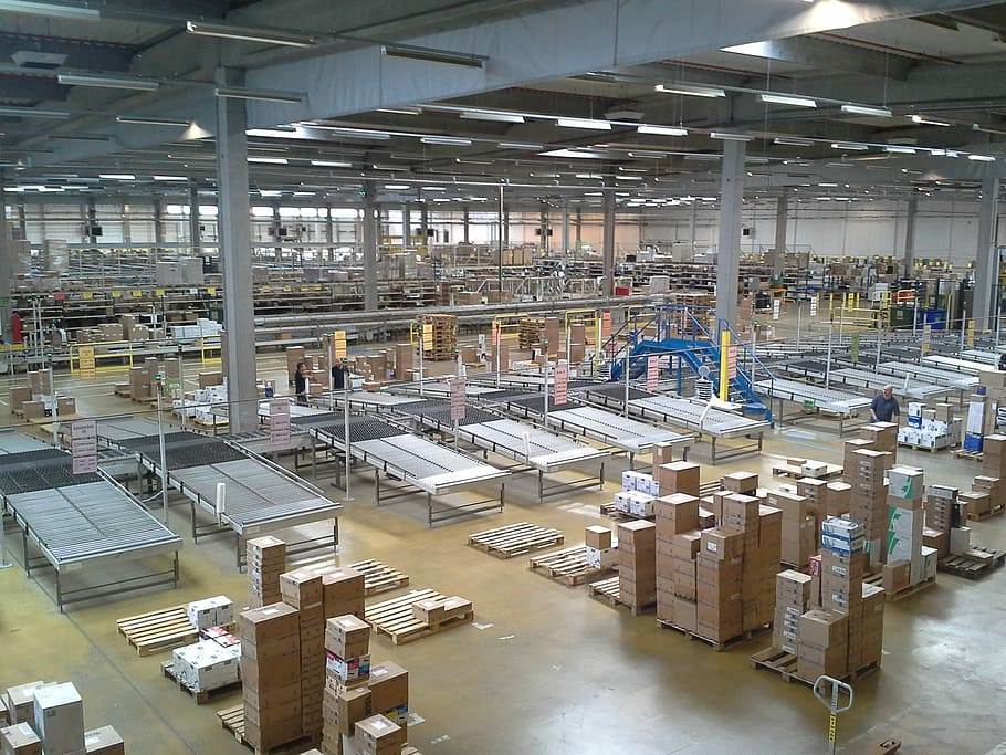 Improve your business by investing in a modern, sustainable industrial for rent.